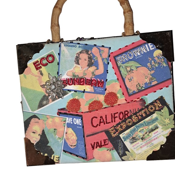 DARLING 9-inch Vintage HOLLYWOOD 9 by 8 inch LARGE Box Purse - Picture 10 of 14